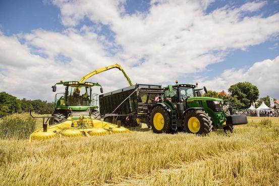 John Deere 8500 683700997 © GM Bilder