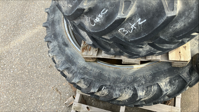 Vredestein 340/85 R48 & 11.2-25 683787694 © GM Bilder
