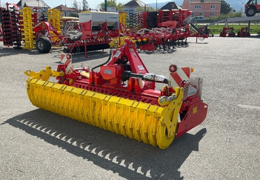 PÃ¶ttinger Lion 3040 683836912 © GM Bilder