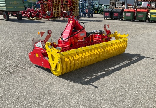 PÃ¶ttinger Lion 3040 683836913 © GM Bilder