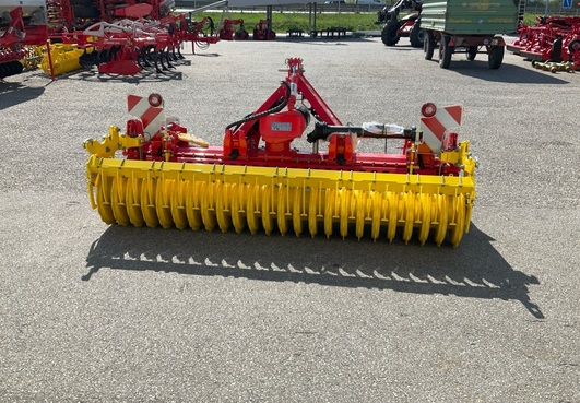 PÃ¶ttinger Lion 3040 683836916 © GM Bilder