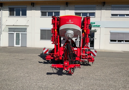 PÃ¶ttinger Terrasem V6000D 683870784 © GM Bilder