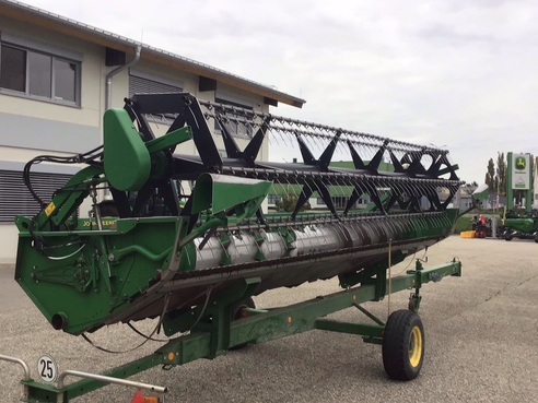 John Deere Schneidwerk 622R 683907564 © GM Bilder