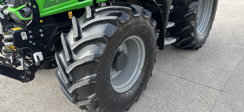 Deutz-Fahr 6130.4 TTV Agrotron 12317 © GM Bilder