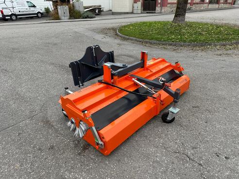 Bema 20 BK Kehrmaschine 671876017729120 © GM Bilder