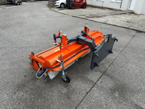 Bema 20 BK Kehrmaschine 671876017729123 © GM Bilder