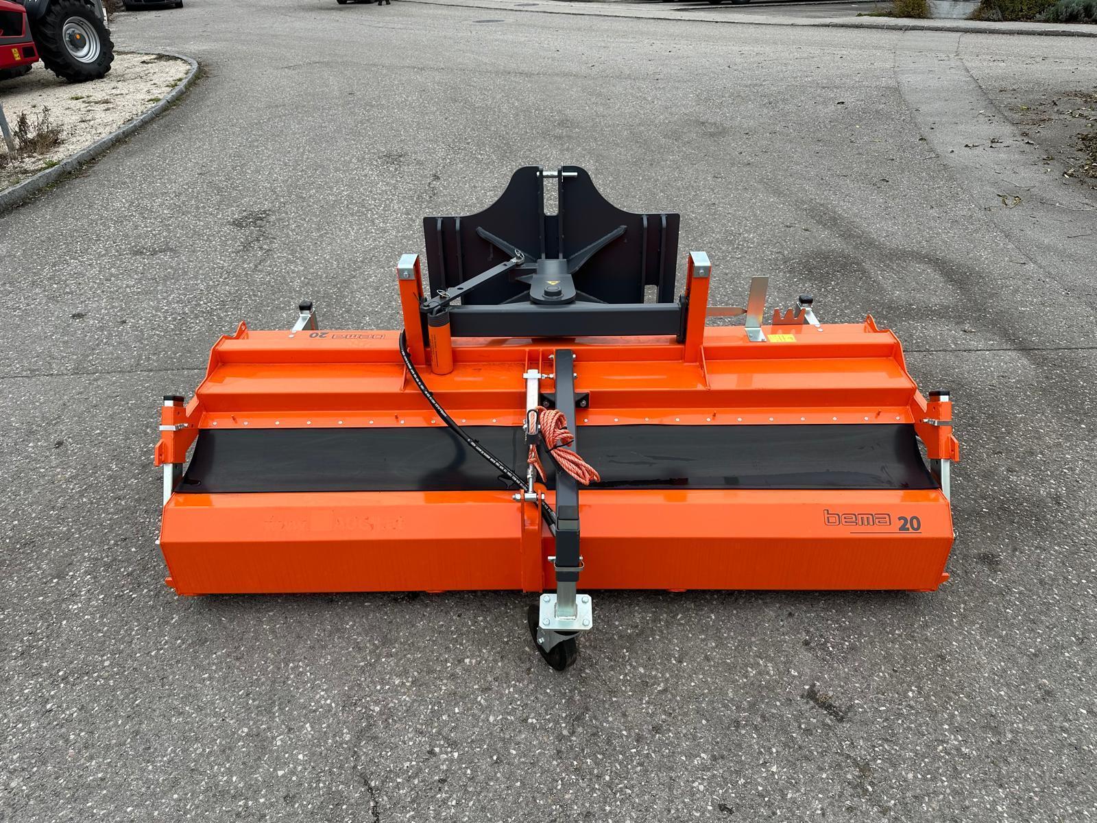 Bema 20 BK Kehrmaschine 671876017729124 © GM Bilder