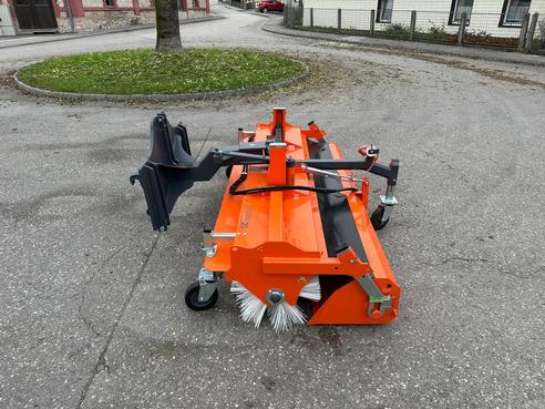 Bema 20 BK Kehrmaschine 671876017729125 © GM Bilder