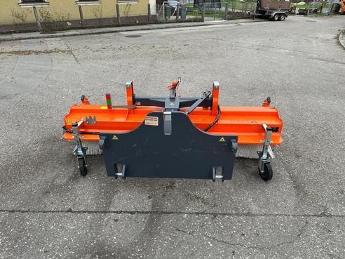 Bema 20 BK Kehrmaschine 671876017729126 © GM Bilder