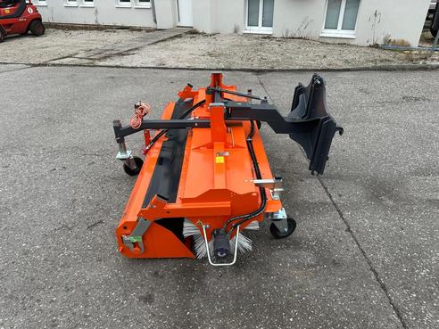 Bema 20 BK Kehrmaschine 671876017729127 © GM Bilder