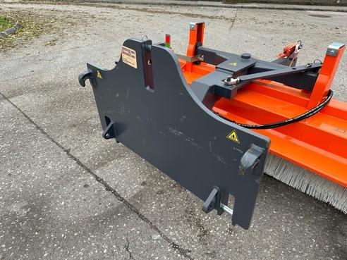 Bema 20 BK Kehrmaschine 671876017729128 © GM Bilder