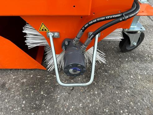 Bema 20 BK Kehrmaschine 671876017729129 © GM Bilder
