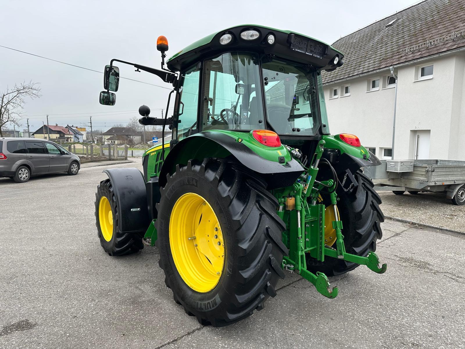 John Deere 5090R 6750080141173 © GM Bilder