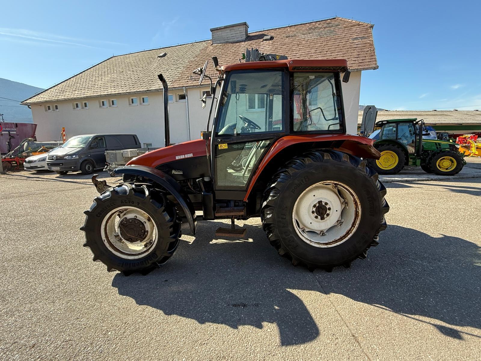 New Holland L85DT 67540253368908 © GM Bilder