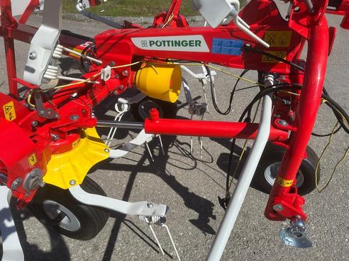 PÃ¶ttinger Hit 4.47  67814932863312 © GM Bilder