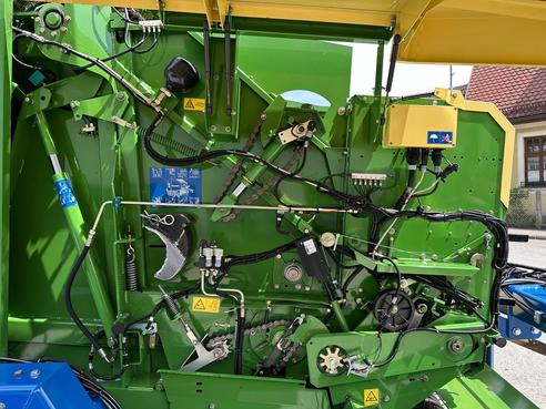 Krone Krone Kombi Presse Vario Pack 1500 6822110735990122 © GM Bilder