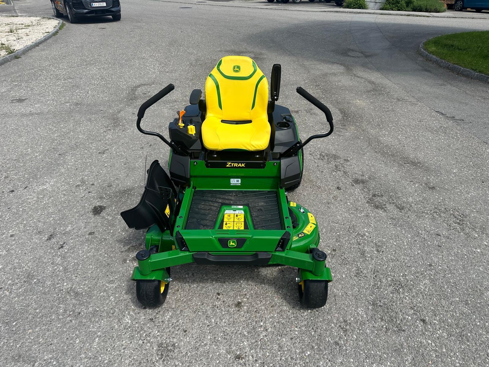 John Deere Z-Trac Z 320R 682233990826960874464 © GM Bilder