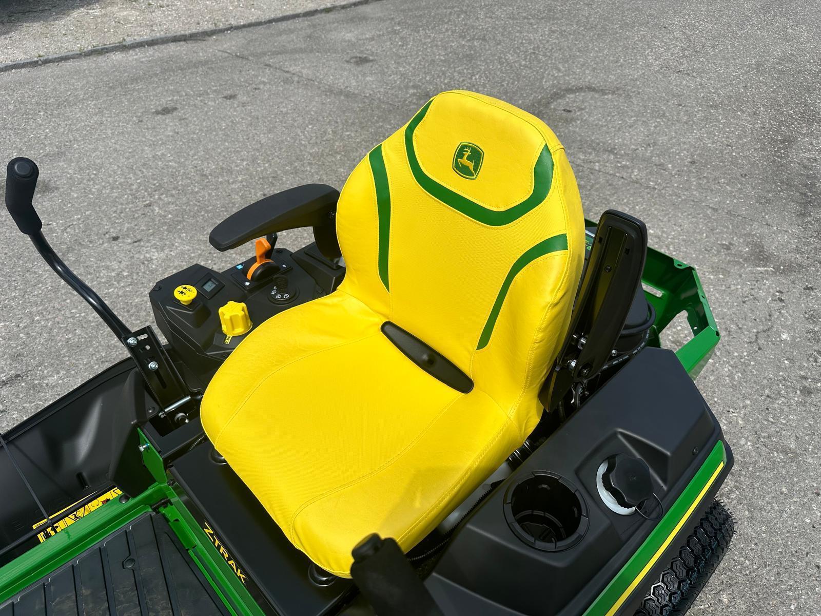 John Deere Z-Trac Z 320R 682233990826960874469 © GM Bilder