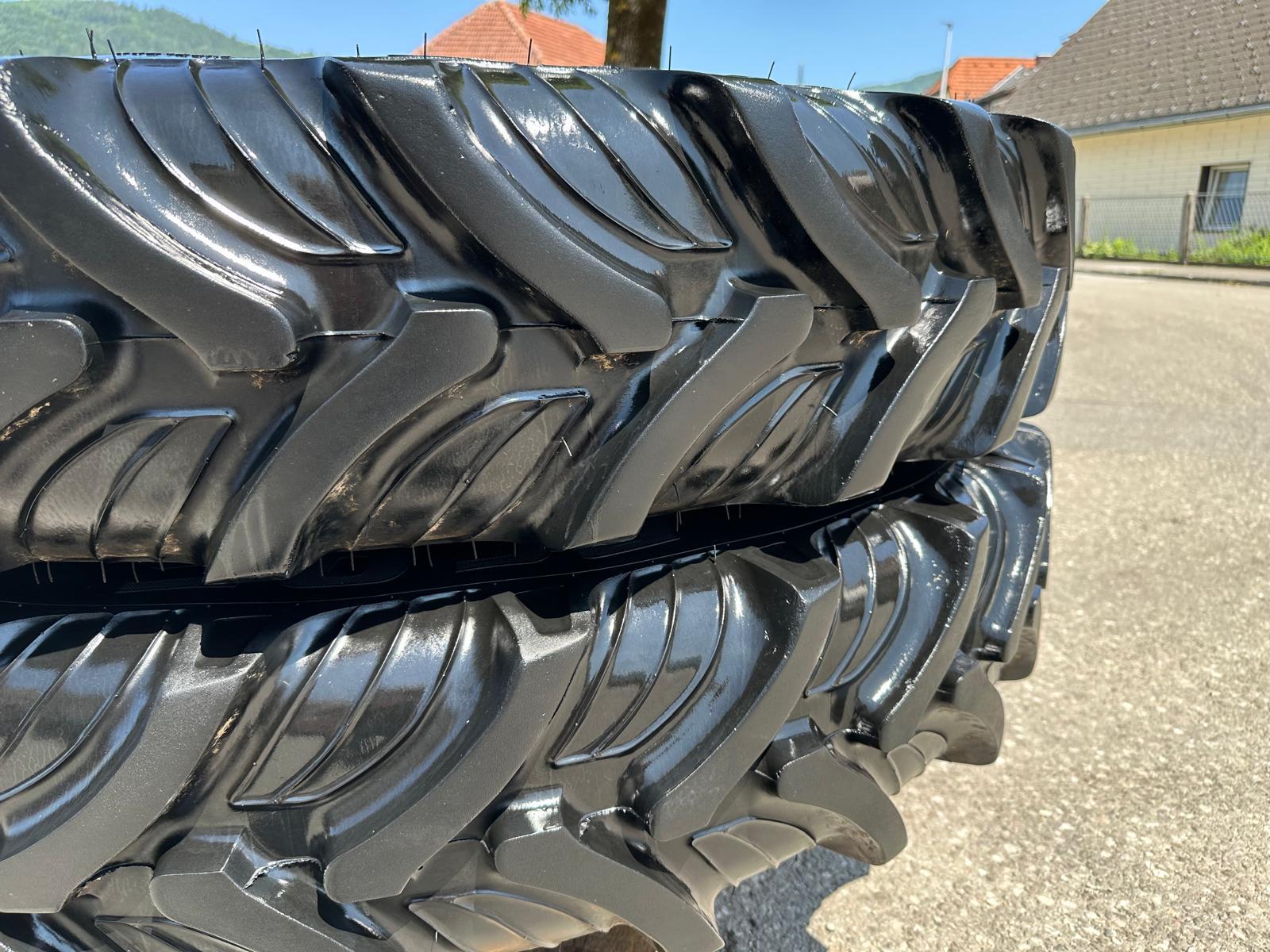 Taurus Zwillingsräder 270/95R42 68404435849836428 © GM Bilder