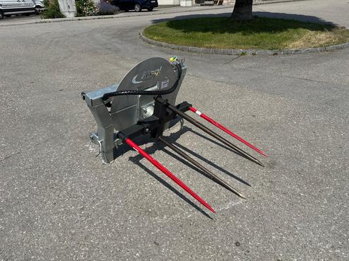 Fliegl Rundballenabwickler / Ballenabroller 6851573506489479120 © GM Bilder