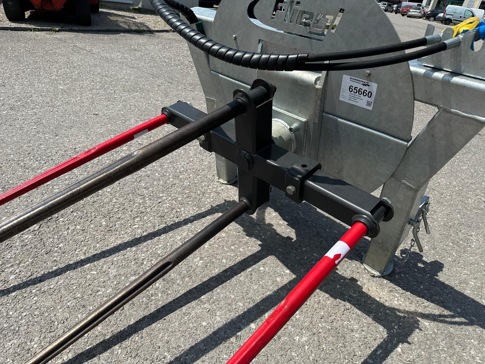 Fliegl Rundballenabwickler / Ballenabroller 68515735064894791210 © GM Bilder