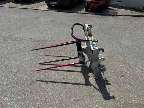 Fliegl Rundballenabwickler / Ballenabroller 6851573506489479127 © GM Bilder