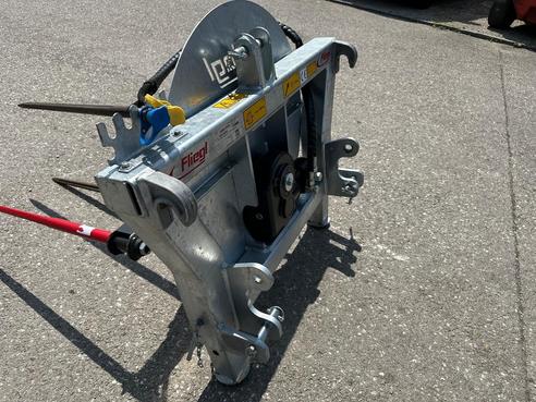 Fliegl Rundballenabwickler / Ballenabroller 6851573506489479128 © GM Bilder