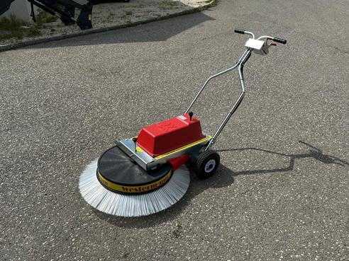WESTERMANN Radialbesen WR 870 687533519002881697591 © GM Bilder