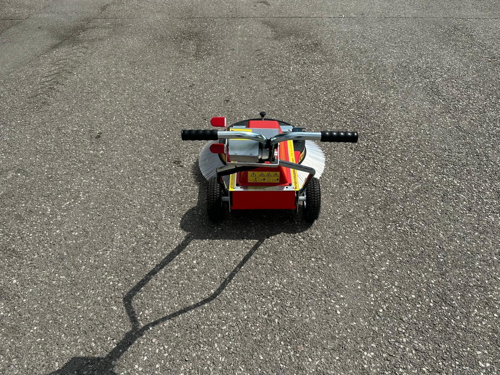 WESTERMANN Radialbesen WR 870 687533519002881697596 © GM Bilder