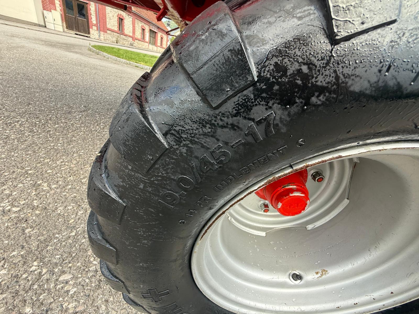 PÃ¶ttinger Ladeprofi 2 68758395331625400815 © GM Bilder