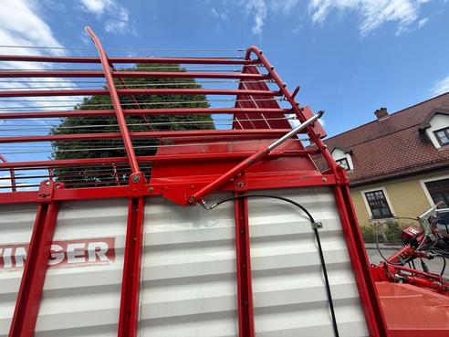 PÃ¶ttinger Ladeprofi 2 68758395331625400816 © GM Bilder