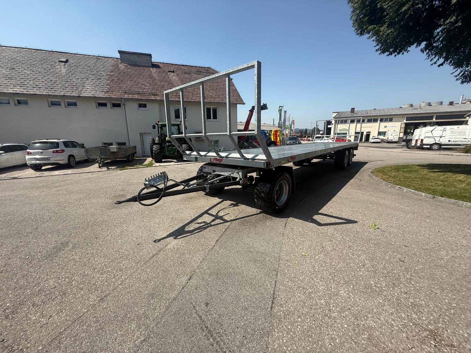 Fliegl DPW 210 Ballentransporter  68908822566529051 © GM Bilder