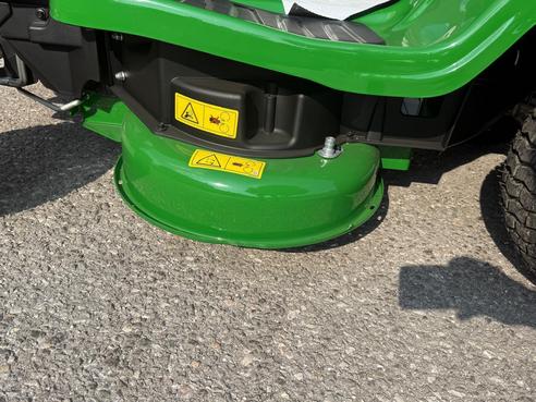 John Deere X147R 6893025428697829 © GM Bilder