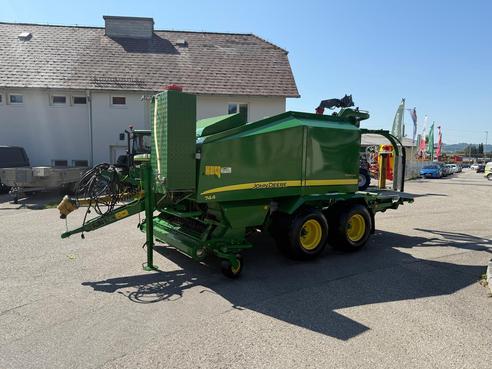 John Deere 744 6895235388115779585210 © GM Bilder