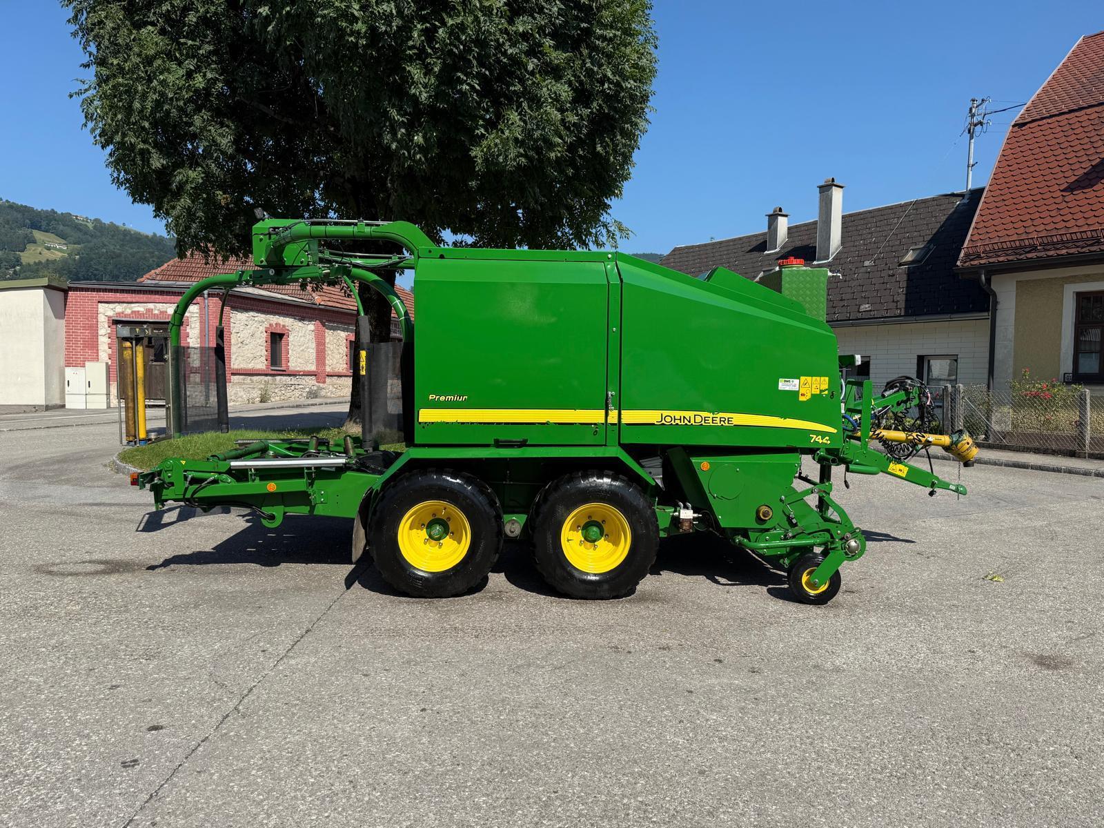 John Deere 744 689523538811577958524 © GM Bilder