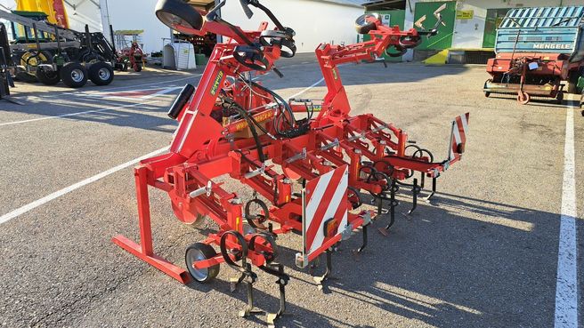EinbÃ¶ck Hackgerät CHOPSTAR 5-90 EMS 6 Reihig + ROW-GUARD 500 65545446760982 © GM Bilder