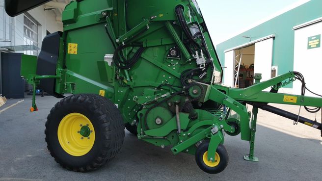 John Deere V 451 M HC25 66071581497598704110 © GM Bilder