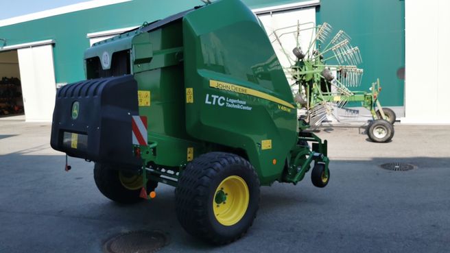 John Deere V 451 M HC25 6607158149759870412 © GM Bilder