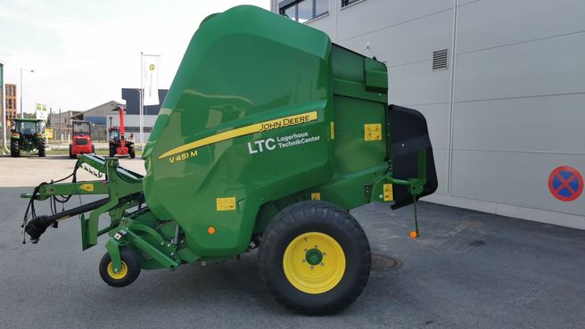 John Deere V 451 M HC25 6607158149759870417 © GM Bilder
