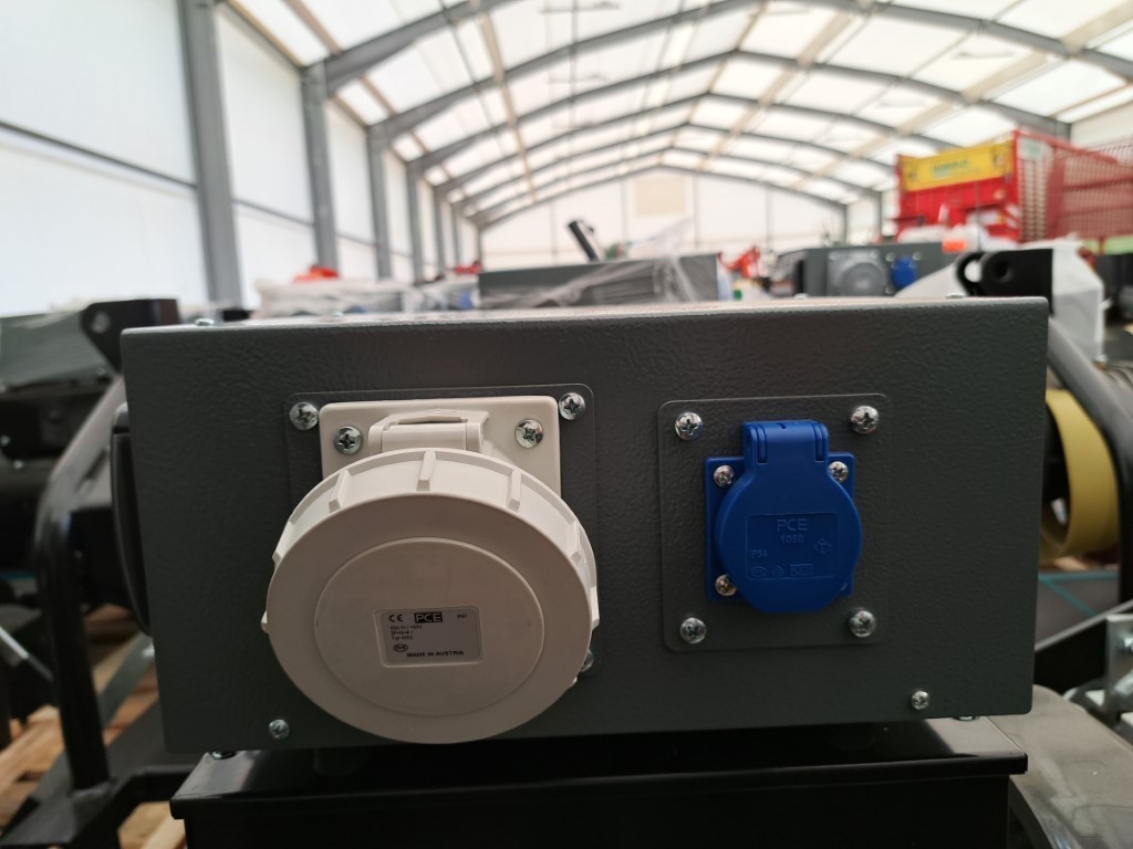 Diverse Hartner 15 T R L - R E Zapfwellengenerator 665592456850919613 © GM Bilder