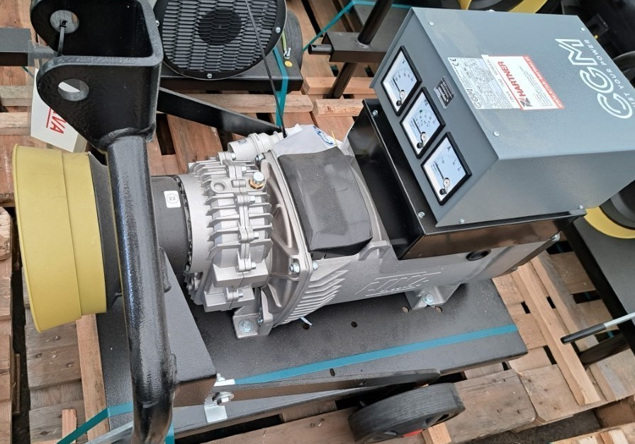 Diverse Hartner 15 T R L - R E Zapfwellengenerator 66559245685091965 © GM Bilder