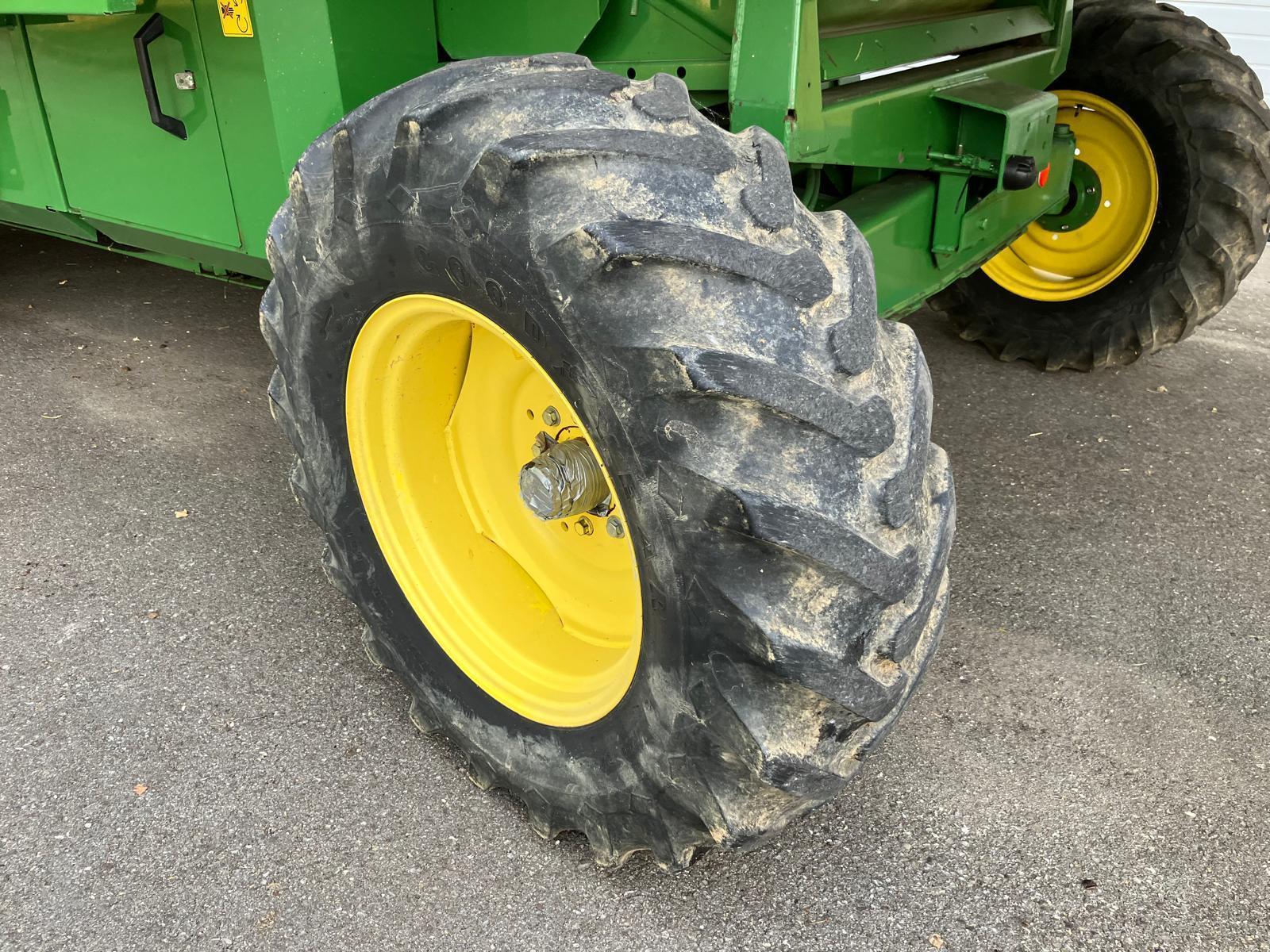 John Deere 2254 6667975391475220 © GM Bilder