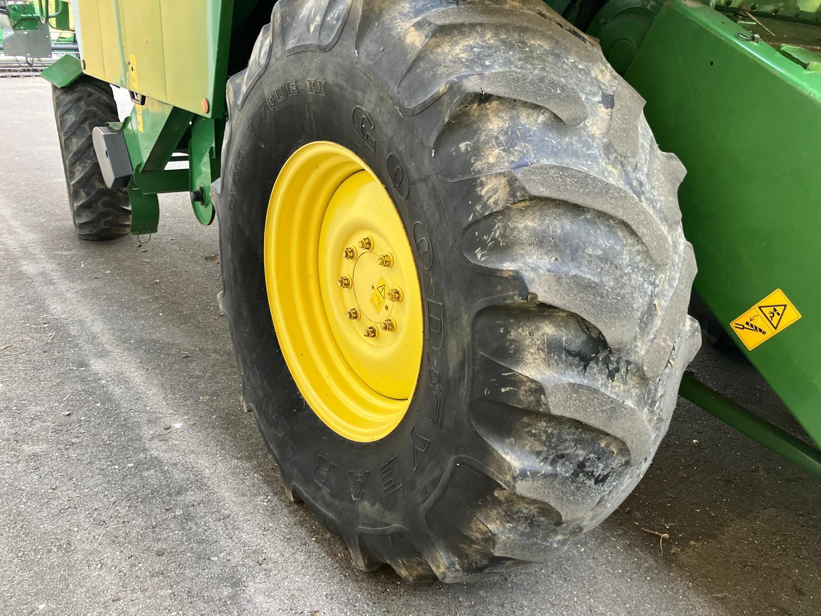 John Deere 2254 6667975391475247 © GM Bilder