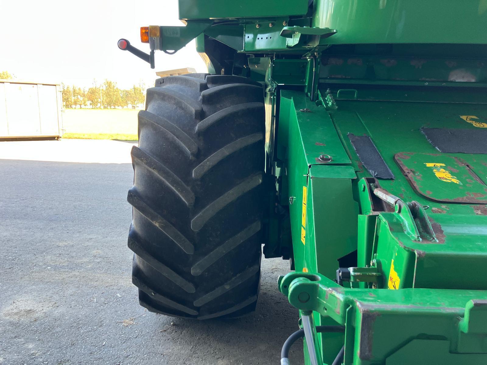 John Deere T560HM 66768372732641121 © GM Bilder