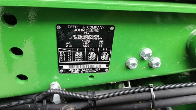 John Deere 6100M 67042638912122 © GM Bilder