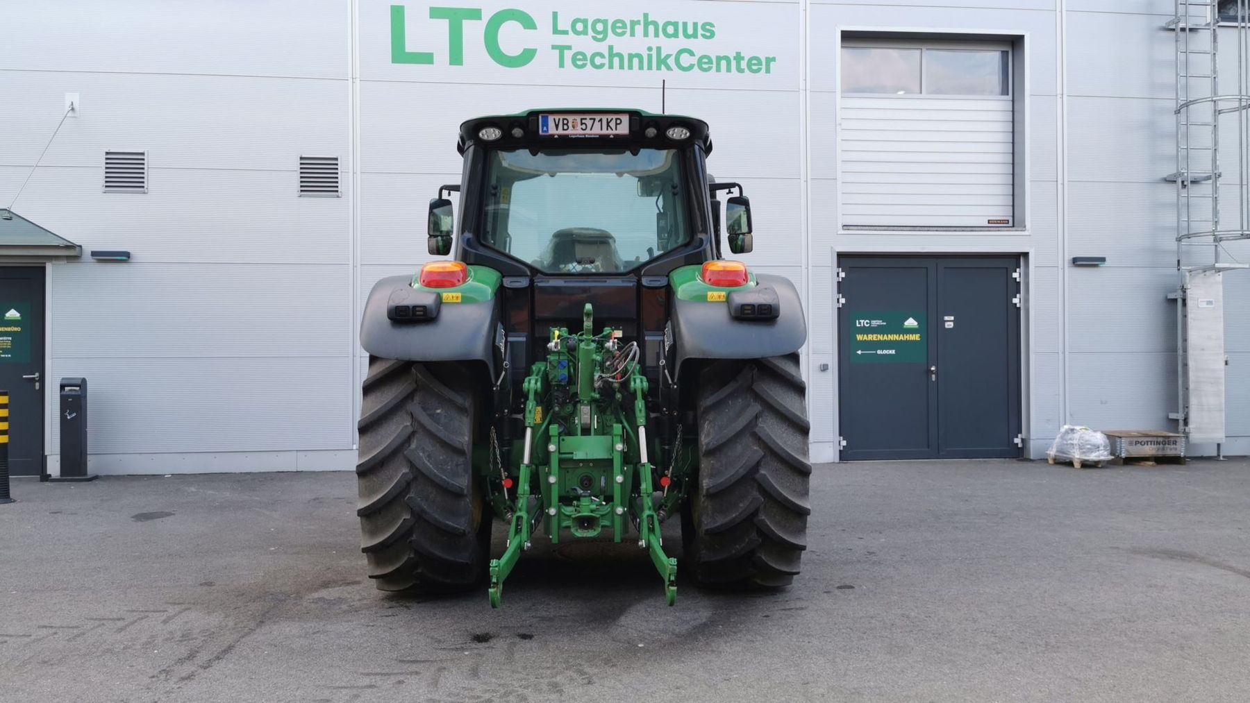 John Deere 6100M 6704263891217 © GM Bilder