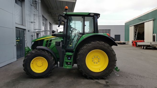 John Deere 6100M 6704263891218 © GM Bilder