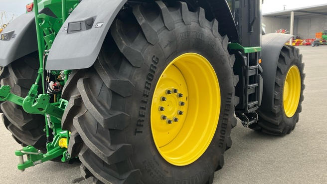 John Deere 7R 330 674036457752415 © GM Bilder
