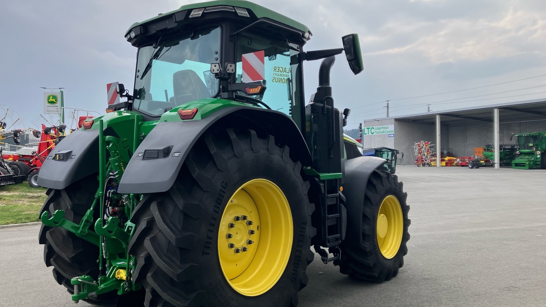 John Deere 7R 330 67403645775242 © GM Bilder
