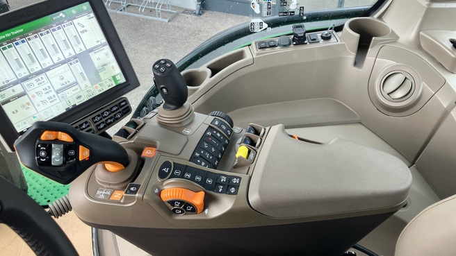 John Deere 7R 330 674036457752421 © GM Bilder